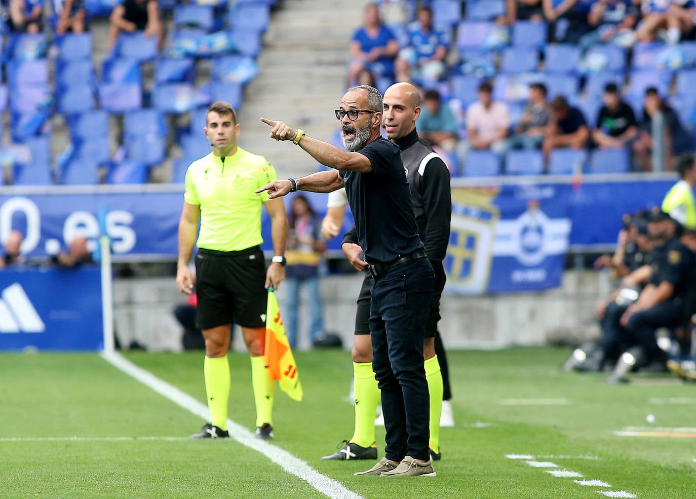 El partido entre el Oviedo y el Sporting, en imágenes