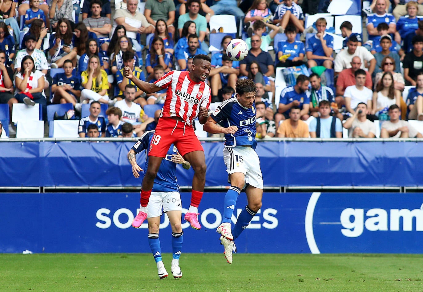 El partido entre el Oviedo y el Sporting, en imágenes