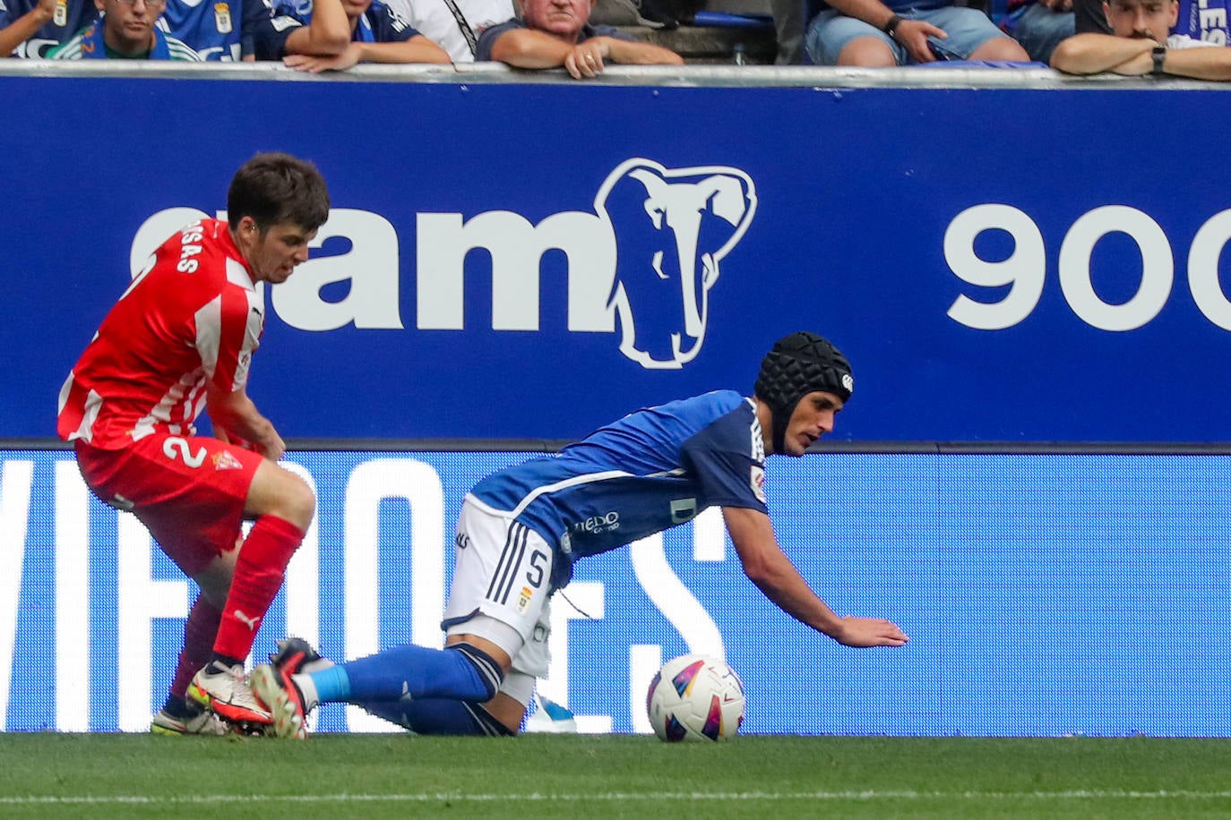 El partido entre el Oviedo y el Sporting, en imágenes