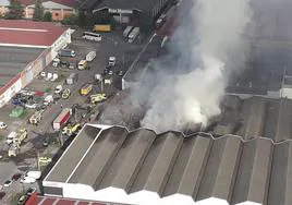 En la imagen, el humo saliendo de la nave.