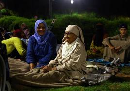 Muchos habitantes de Marrakech han dormido en la calle por segundo día consecutivo.