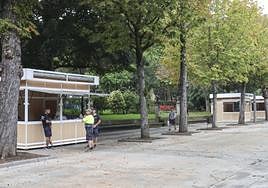 Alguna de las casetas ya están instaladas en el paseo del Bombé.