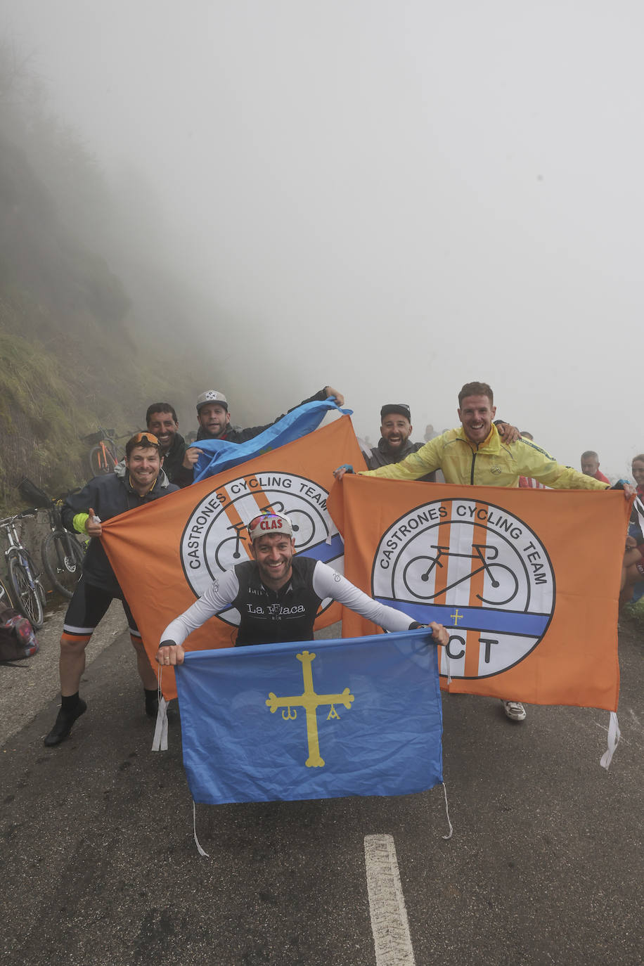 La subida al Angliru, en imágenes