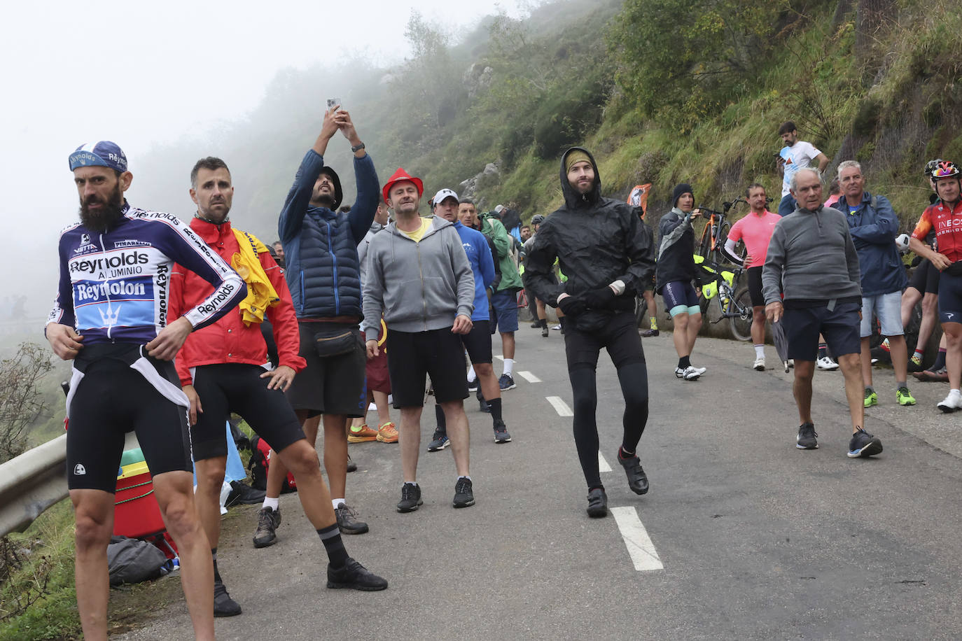 La subida al Angliru, en imágenes