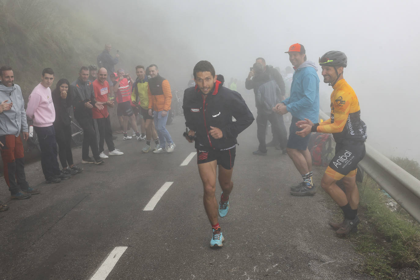 La subida al Angliru, en imágenes