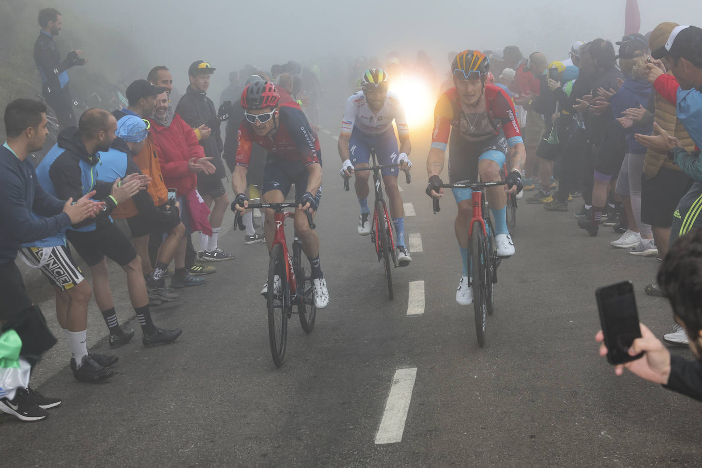 La subida al Angliru, en imágenes