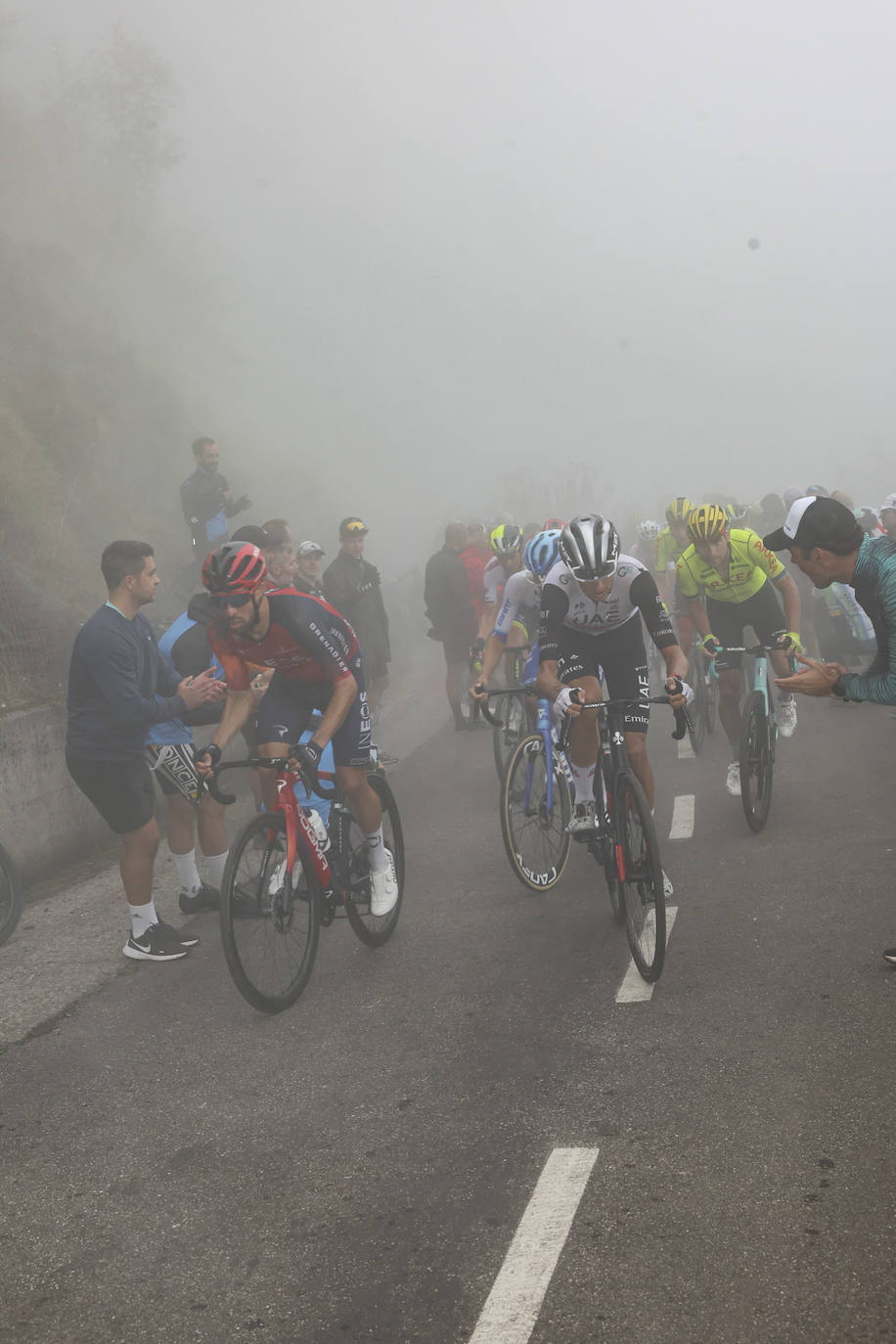 La subida al Angliru, en imágenes