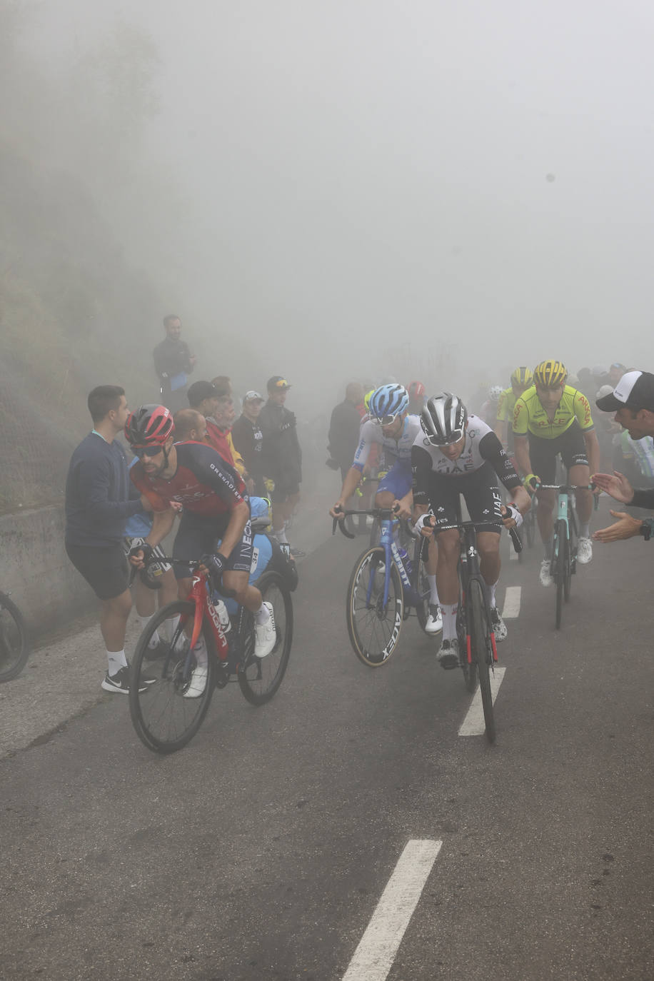 La subida al Angliru, en imágenes