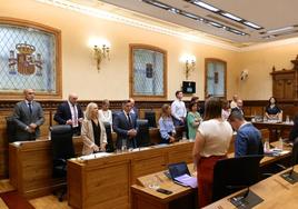 Minuto de silencio en el Pleno de Gijón por las víctimas de Marruecos.