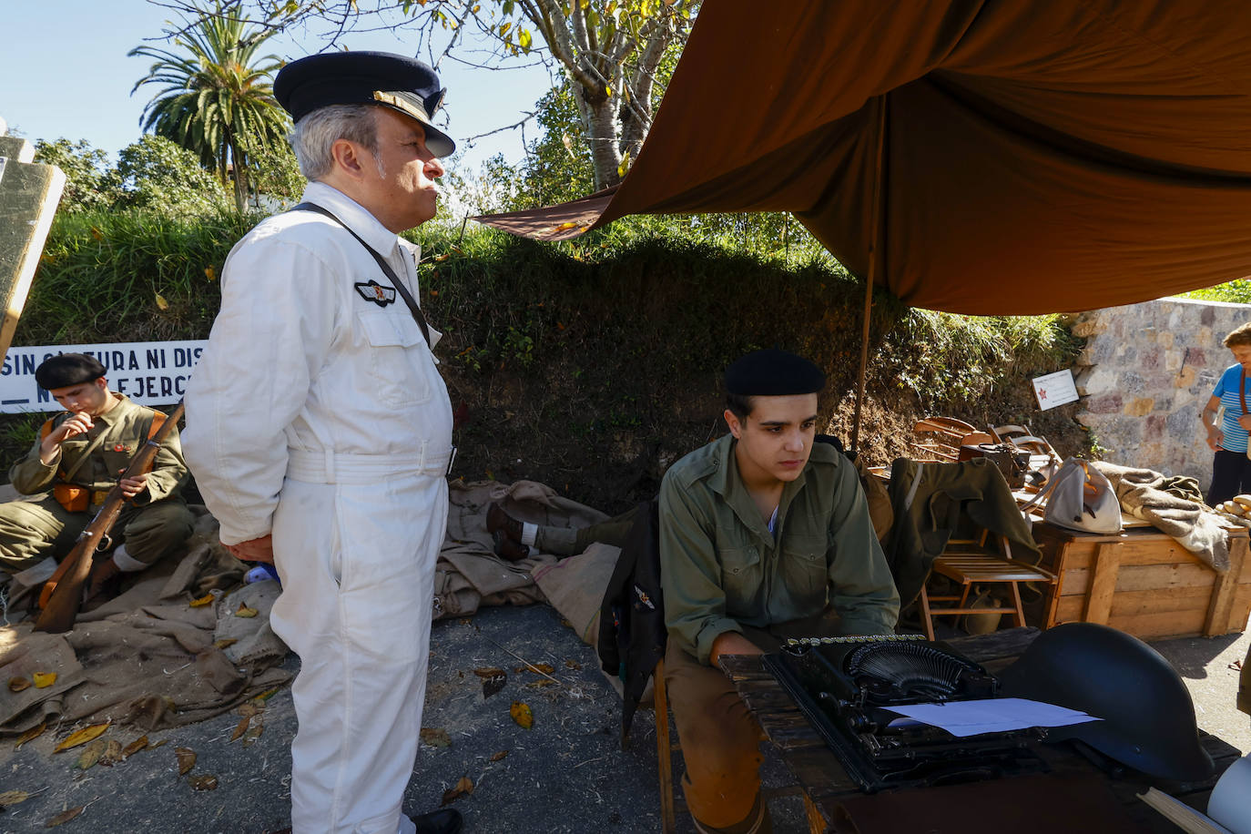 Un viaje a las trincheras para no olvidar la dureza de la Guerra Civil