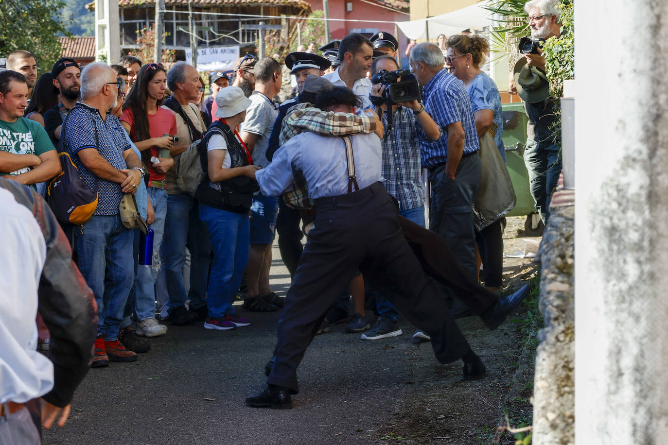 Un viaje a las trincheras para no olvidar la dureza de la Guerra Civil