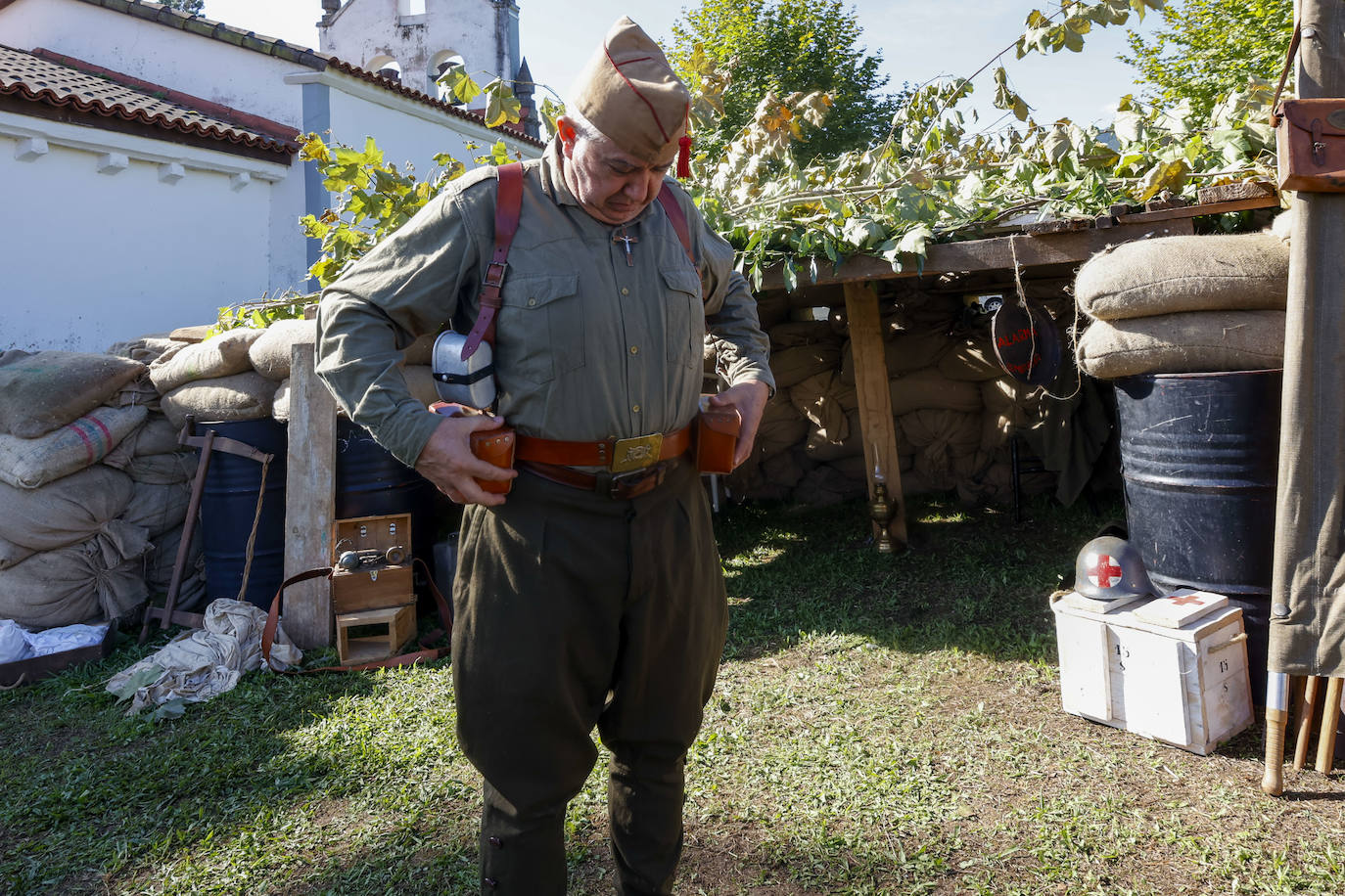 Un viaje a las trincheras para no olvidar la dureza de la Guerra Civil