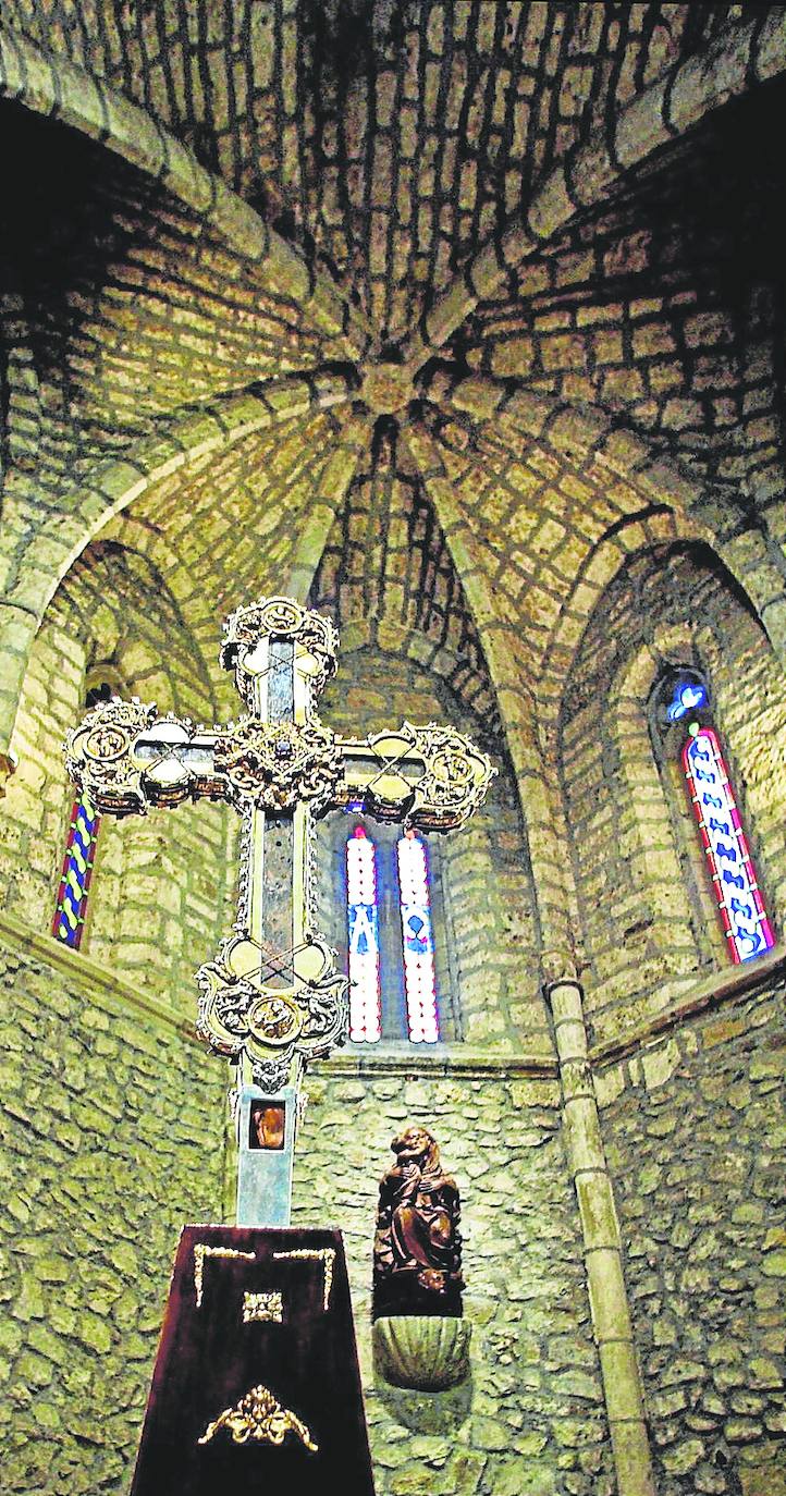 El Lignum Crucis , la reliquia de la cruz de Cristo que conserva el cenobio.