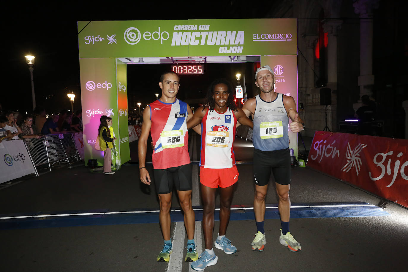 La carrera nocturna de Gijón, en imágenes