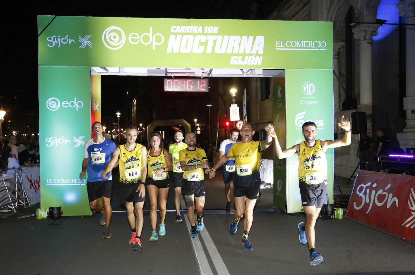 La carrera nocturna de Gijón, en imágenes