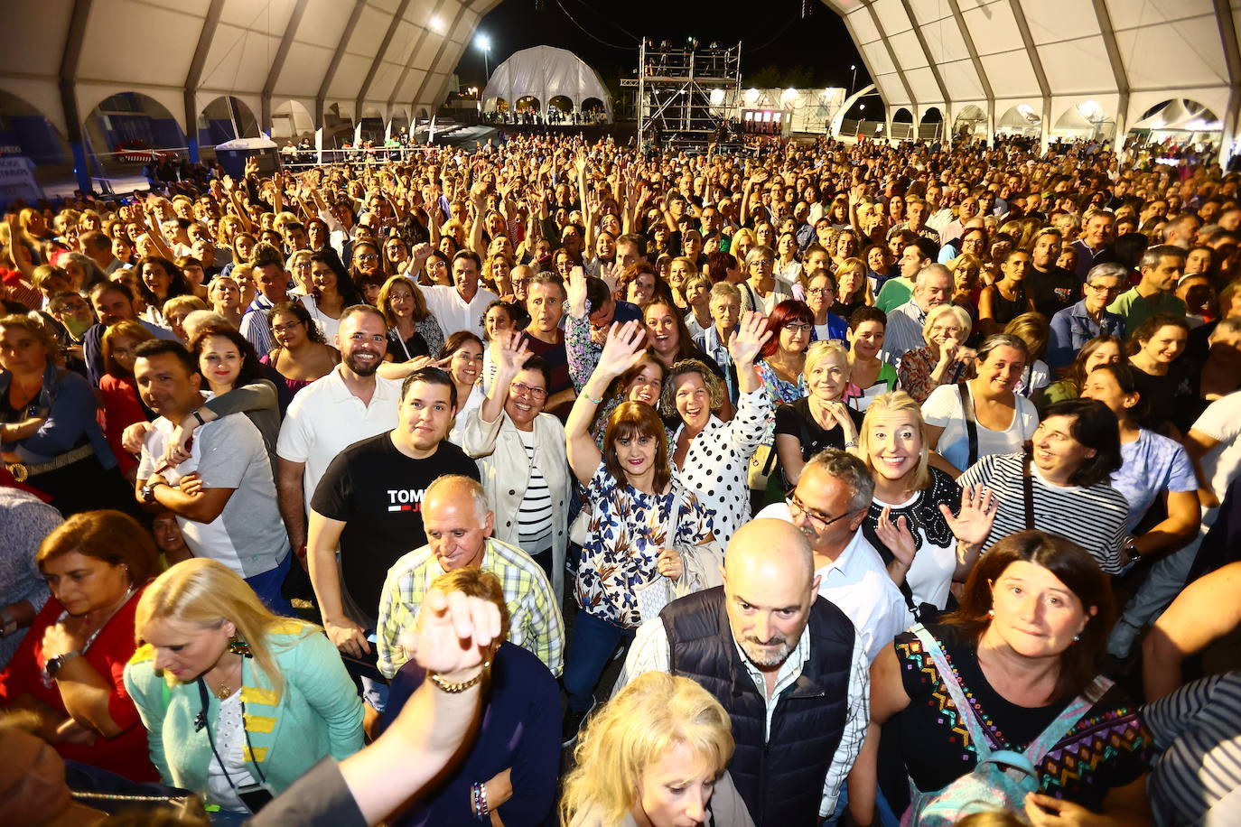 El concierto de Pimpinela en San Mateo, en imágenes