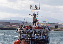 Procesión marinera en Gijón para recordar a los que ya no están