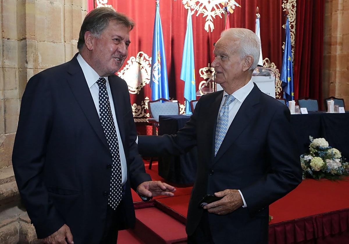 Amancio López Seijas y Ramiro Fernández, ayer, en el hotel de La Reconquista.