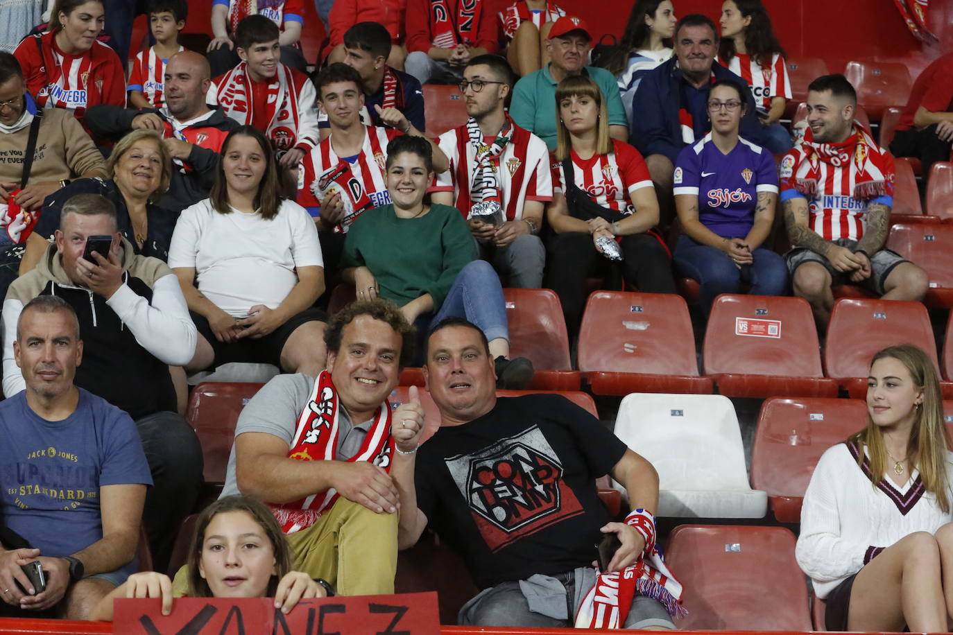 ¿Estuviste en el Sporting - Tenerife en El Molinón? ¡Búscate!