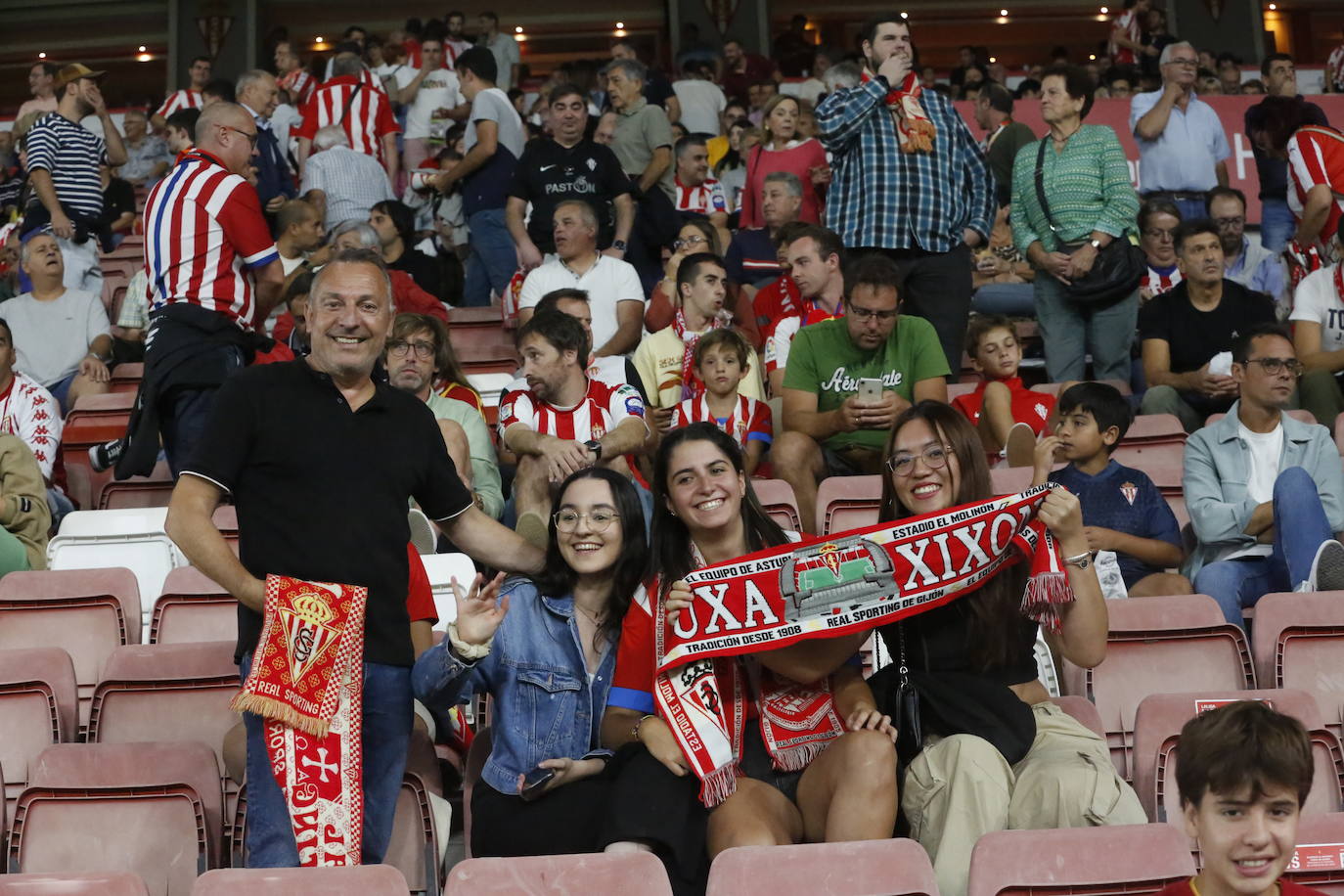 ¿Estuviste en el Sporting - Tenerife en El Molinón? ¡Búscate!