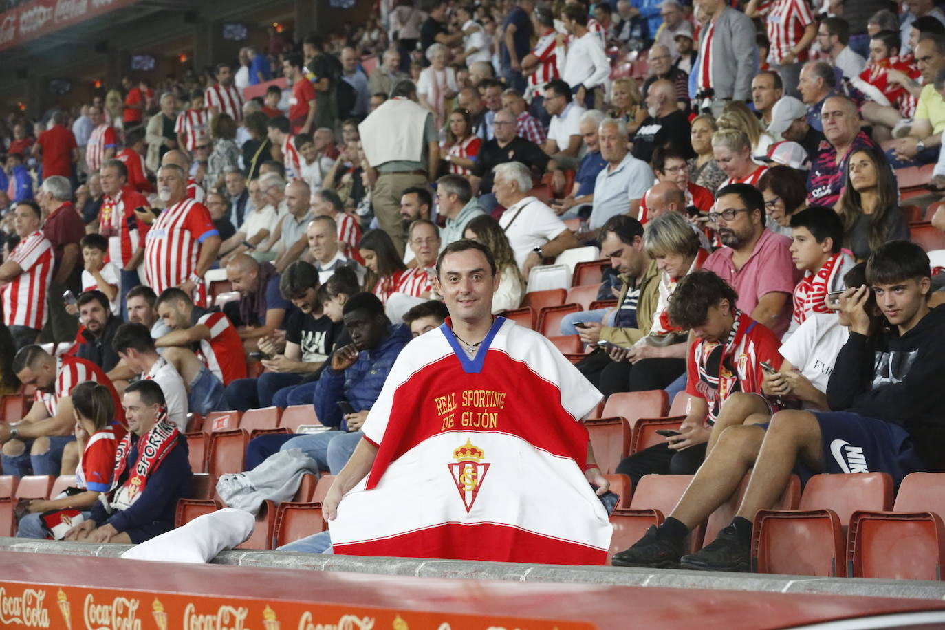 ¿Estuviste en el Sporting - Tenerife en El Molinón? ¡Búscate!