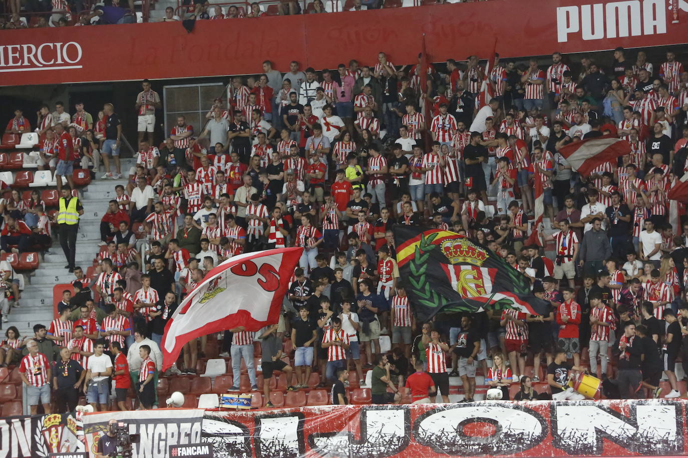 ¿Estuviste en el Sporting - Tenerife en El Molinón? ¡Búscate!