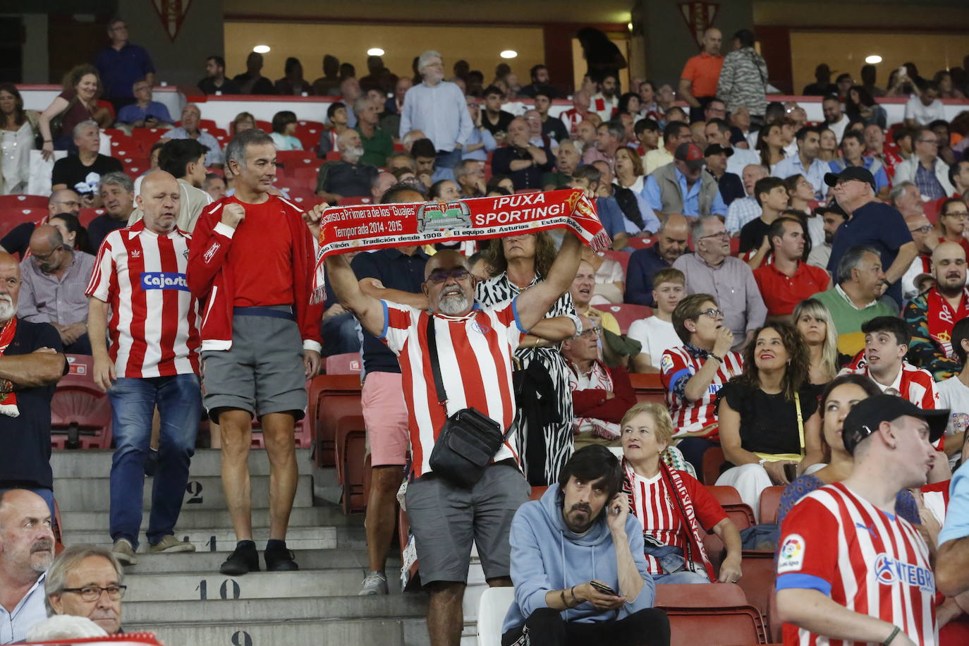 ¿Estuviste en el Sporting - Tenerife en El Molinón? ¡Búscate!