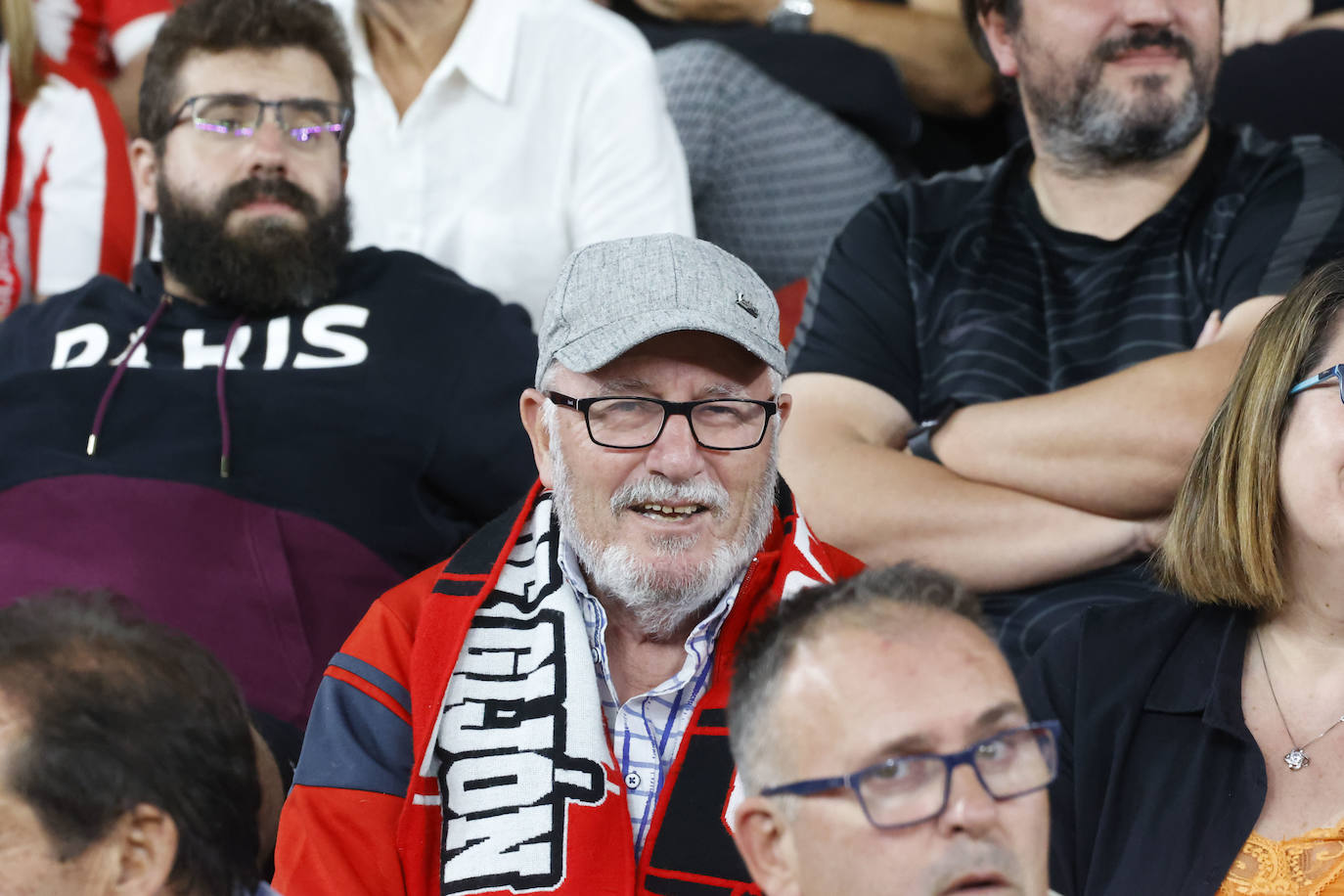 ¿Estuviste en el Sporting - Tenerife en El Molinón? ¡Búscate!