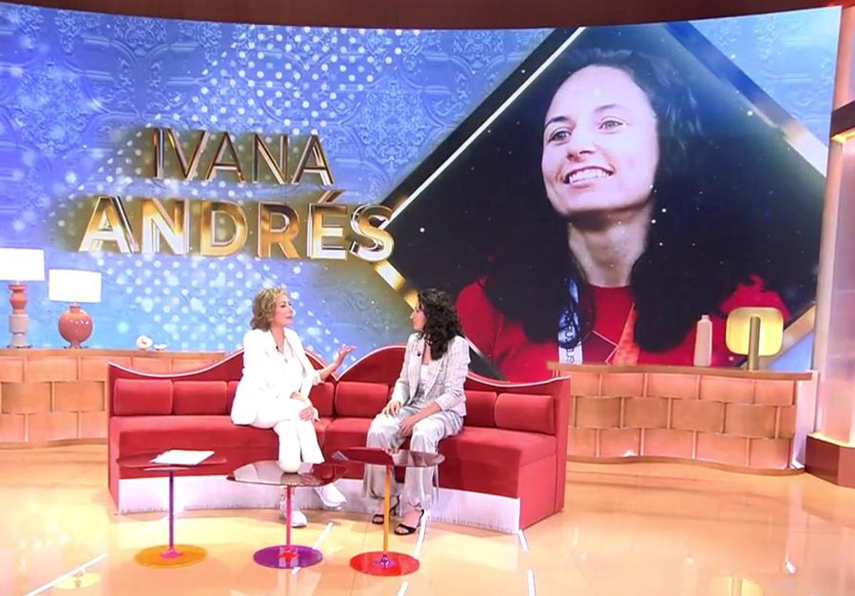 Ivana Andrés y Ana Rosa Quintana, en el programa 'TardeAR'.