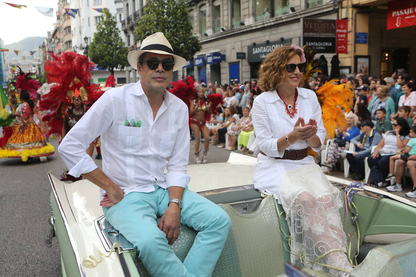 Todas las imágenes del desfile del Día de América en Oviedo