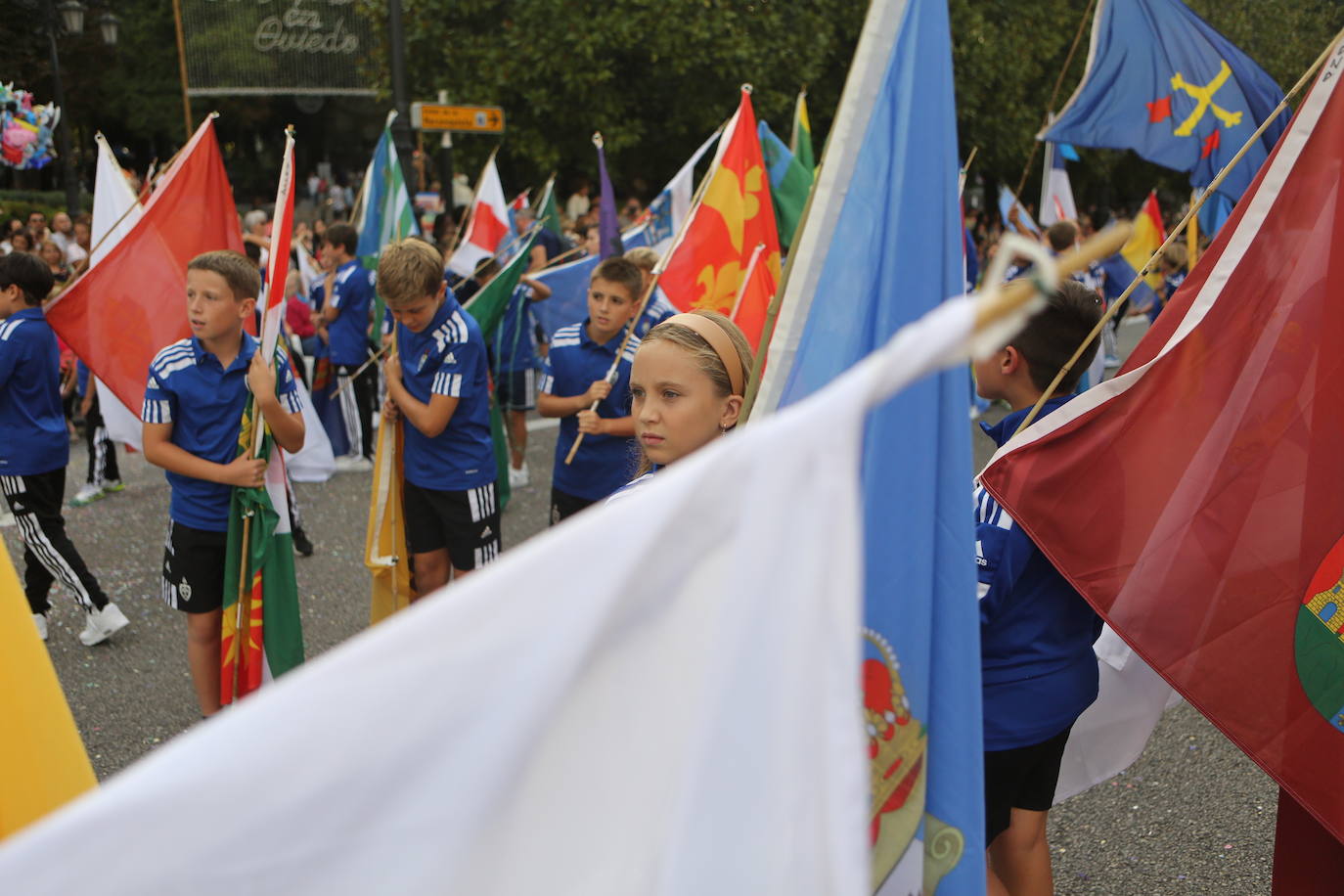 Todas las imágenes del desfile del Día de América en Oviedo