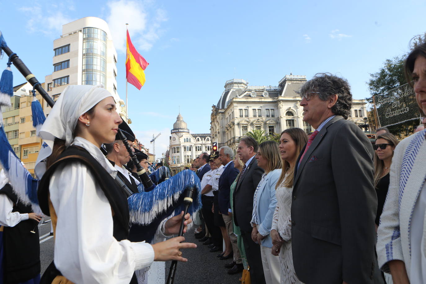 Todas las imágenes del desfile del Día de América en Oviedo