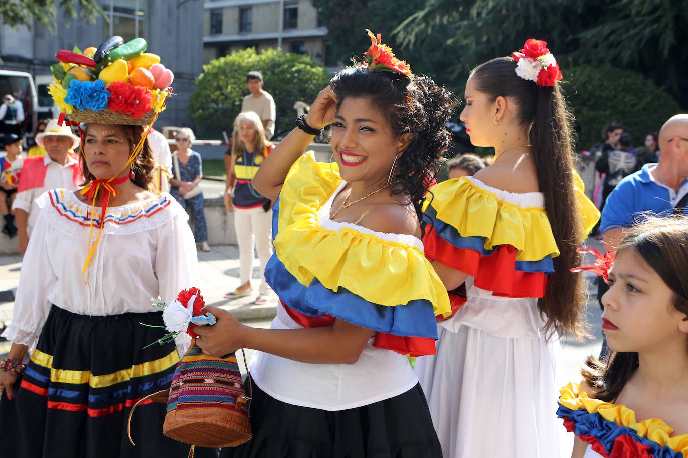 Todas las imágenes del desfile del Día de América en Oviedo