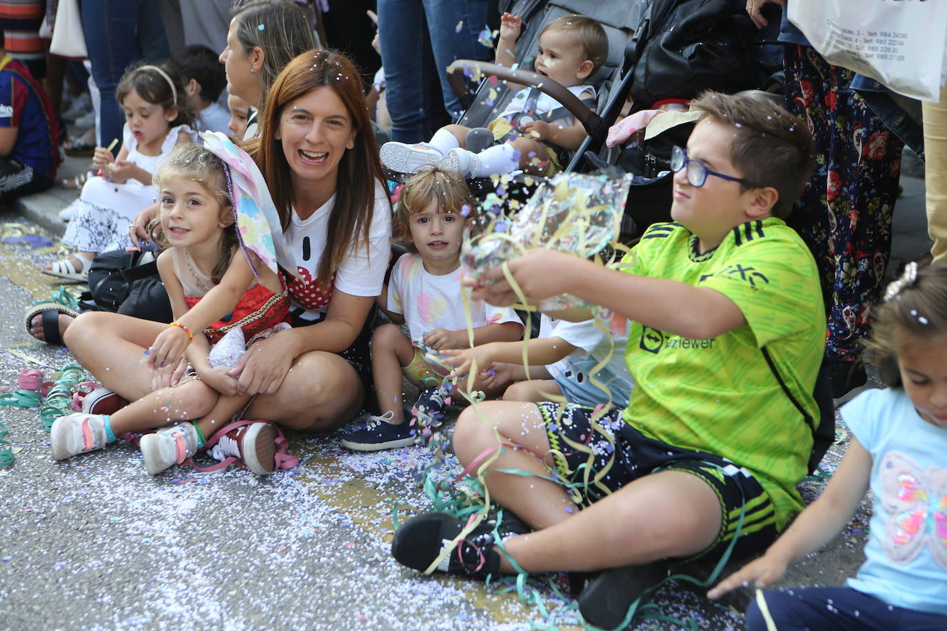 Todas las imágenes del desfile del Día de América en Oviedo