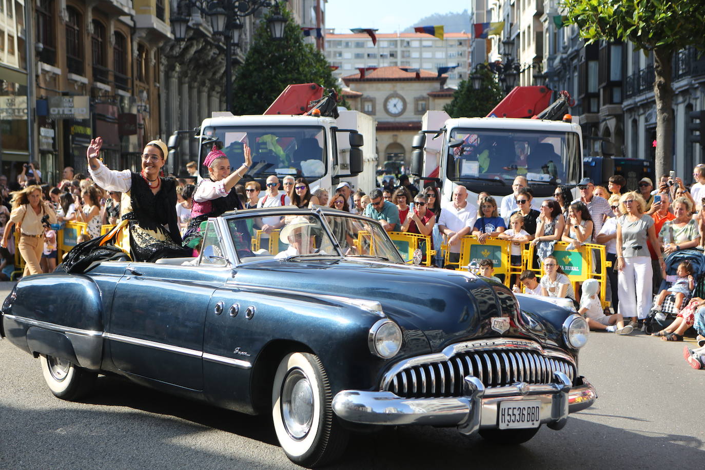 Todas las imágenes del desfile del Día de América en Oviedo