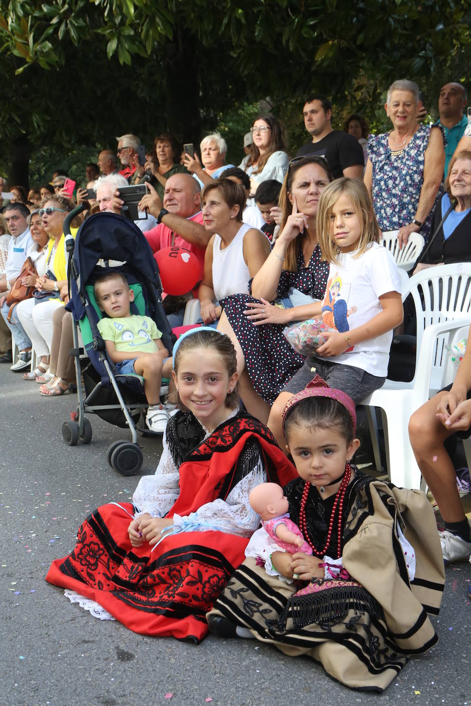 Todas las imágenes del desfile del Día de América en Oviedo