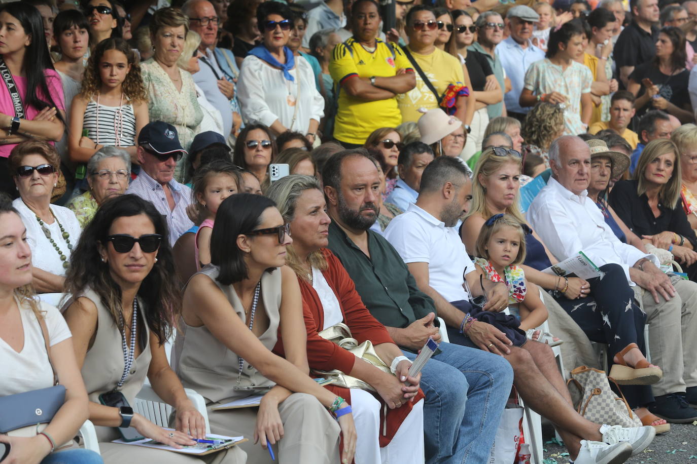 Todas las imágenes del desfile del Día de América en Oviedo