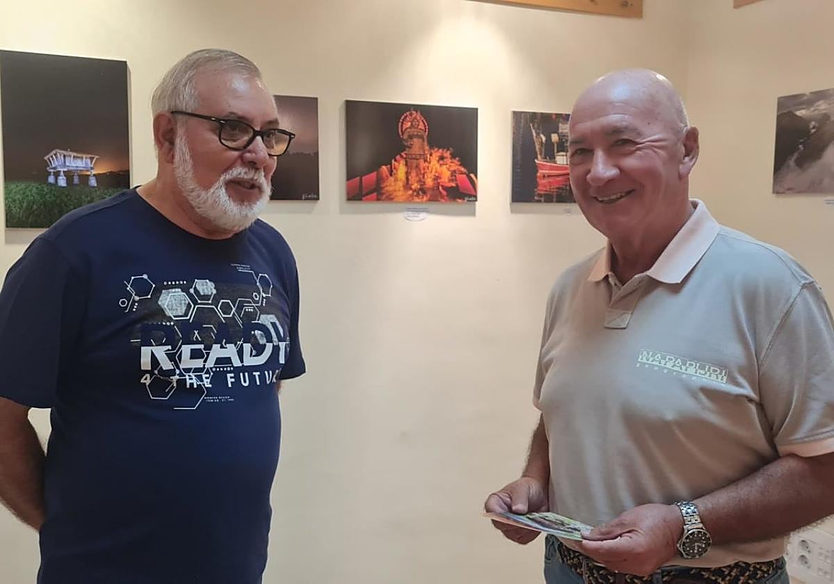 Eduardo Huerta y José Luis Montes frente a uno de las fotos más especiales.