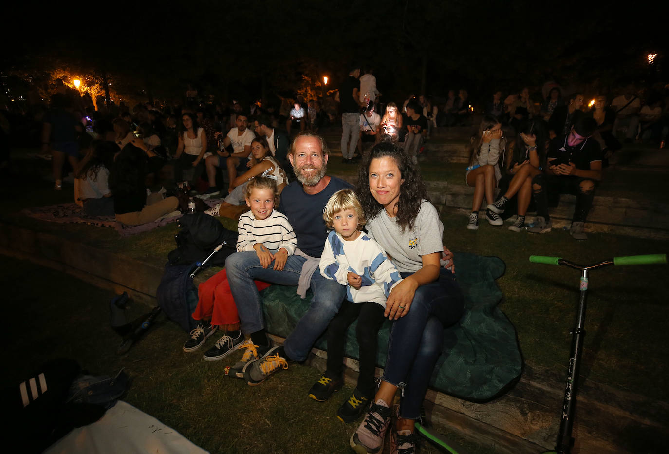 Oviedo estalla en su gran noche de fuegos artificiales