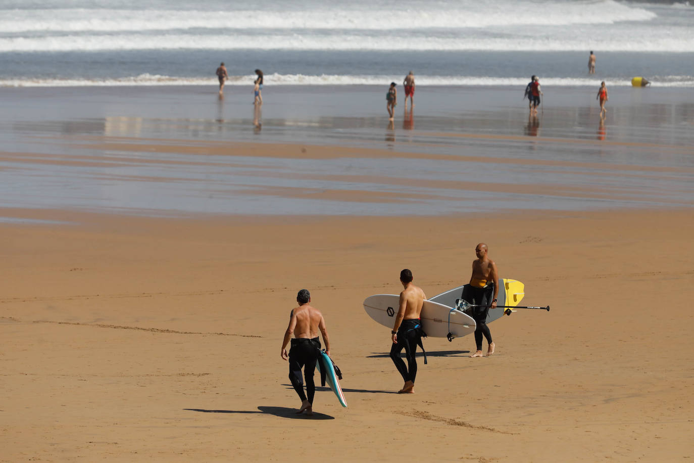 El verano se despide a lo grande en Gijón