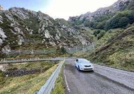 Curva de Riofrío, donde se plantea la construcción de una nueva visera o un puente para salvar la canal.