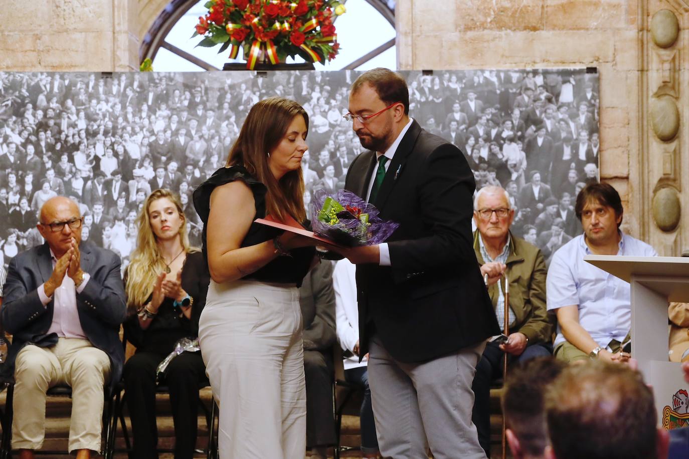 Barbón asiste al Día de la Memoria Democrática en Grado