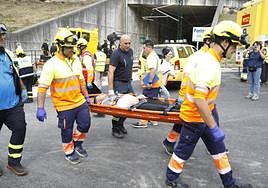Simulacro de evacuación en la variante de Pajares.