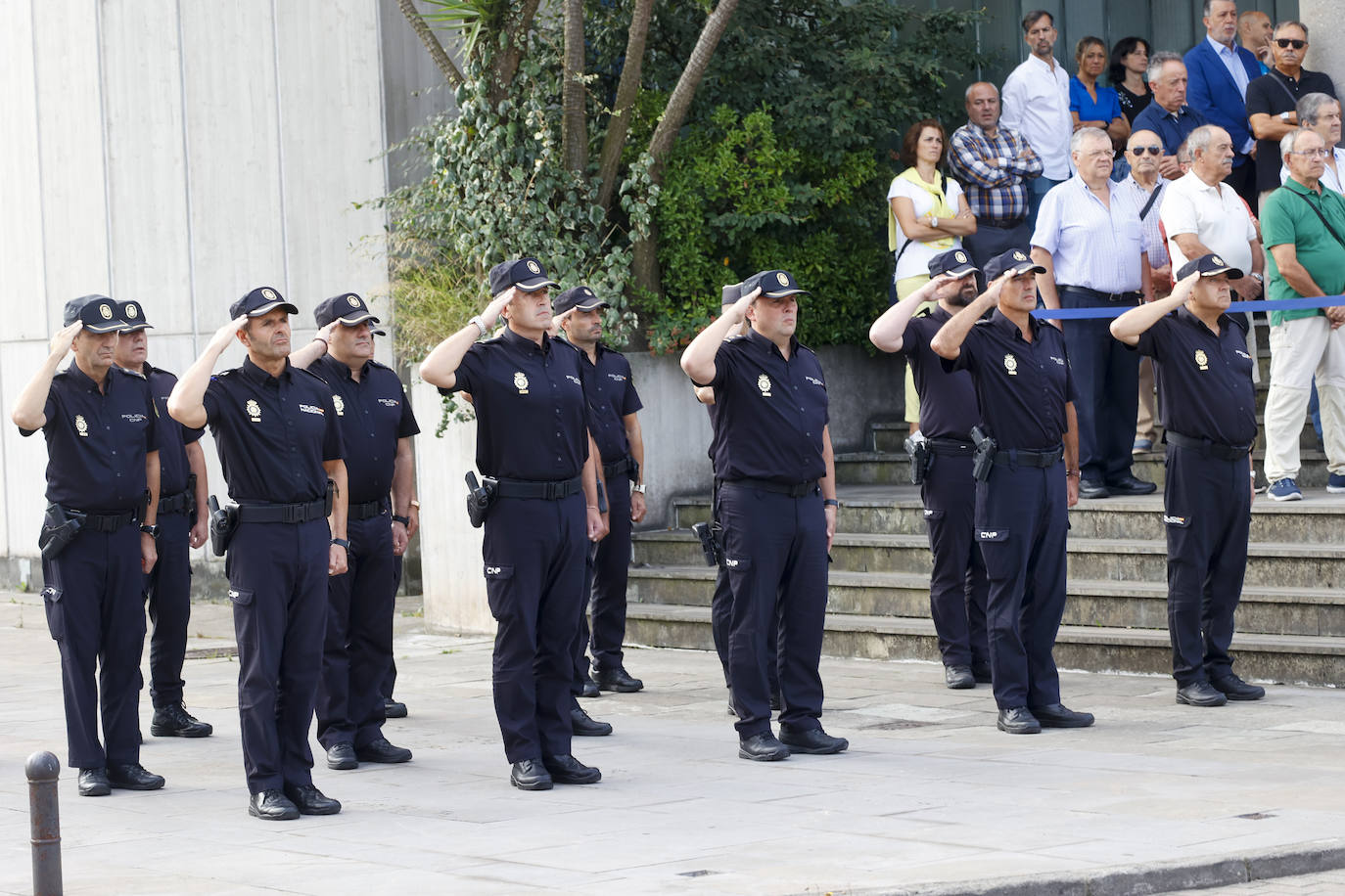 La Policía Nacional rinde honores a sus difuntos