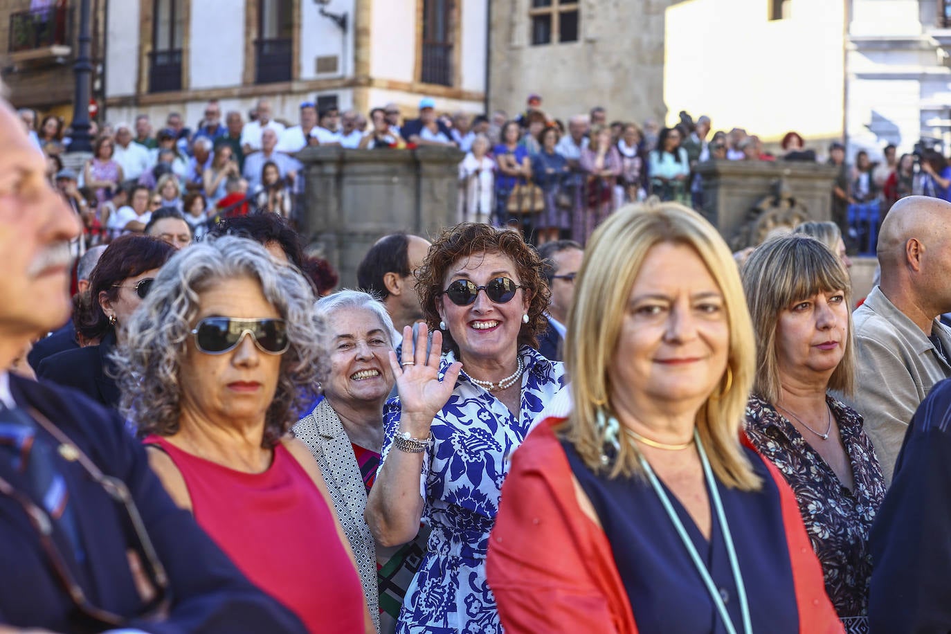 Multitudinaria jura de bandera en Oviedo