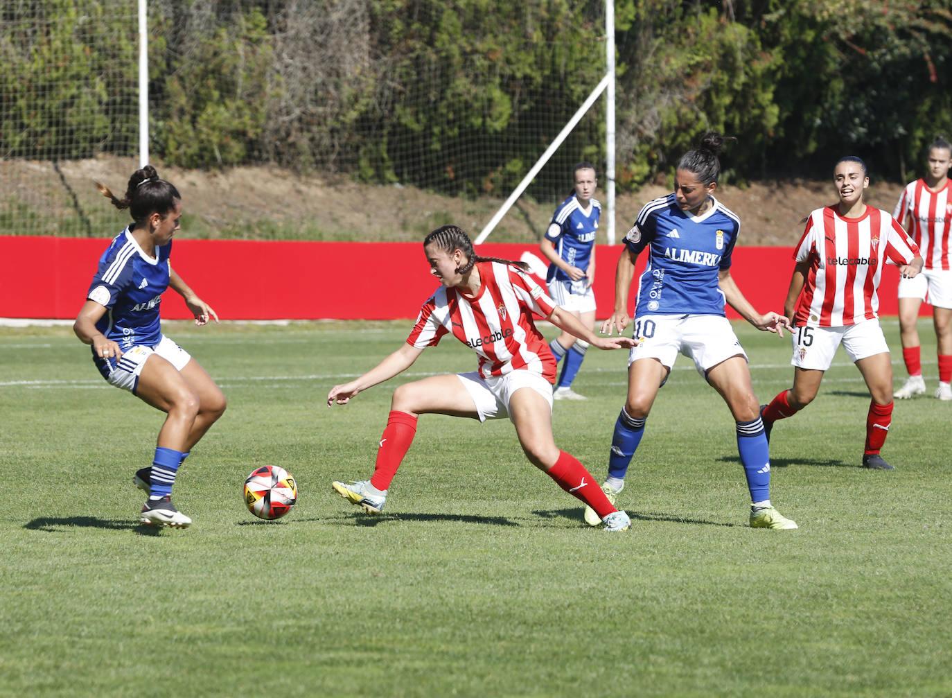 Las mejores imágenes del derbi asturiano femenino Sporting - Oviedo