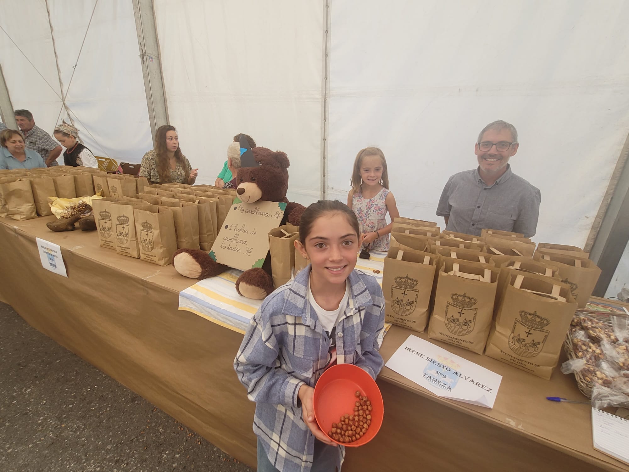 Infiesto festeja la cosecha de avellana