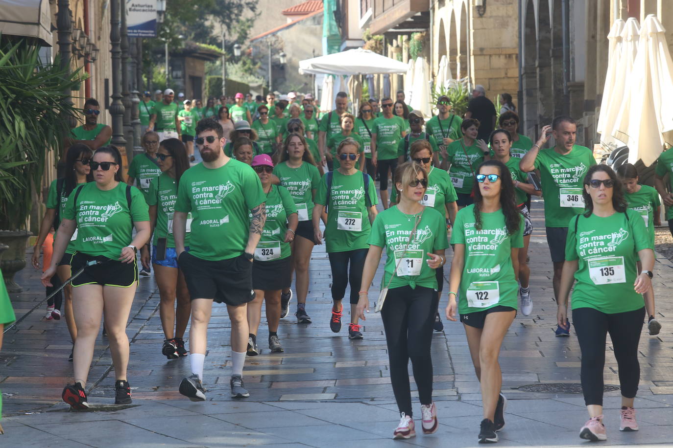 Avilés se tiñe de verde con cientos de personas &#039;en marcha&#039; contra el cáncer