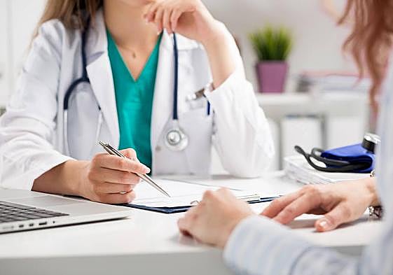 Denuncian a una médica valenciana por negarse a atender en catalán: «Me hablas en castellano que tengo mucho trabajo»