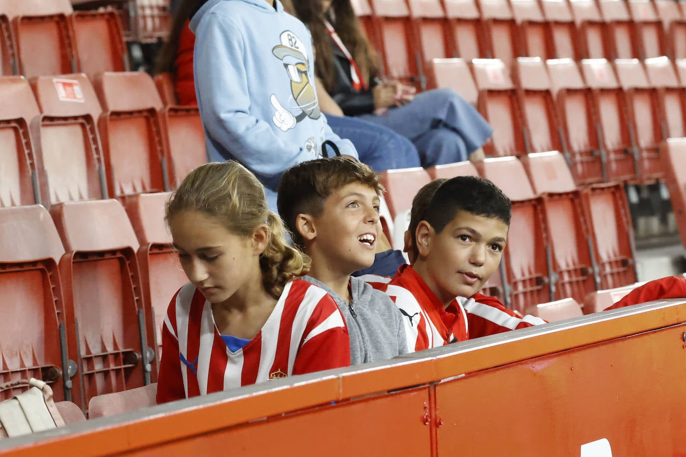 ¿Estuviste en el Sporting - Elche? ¡Búscate!